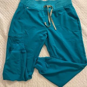 Scrub pant.